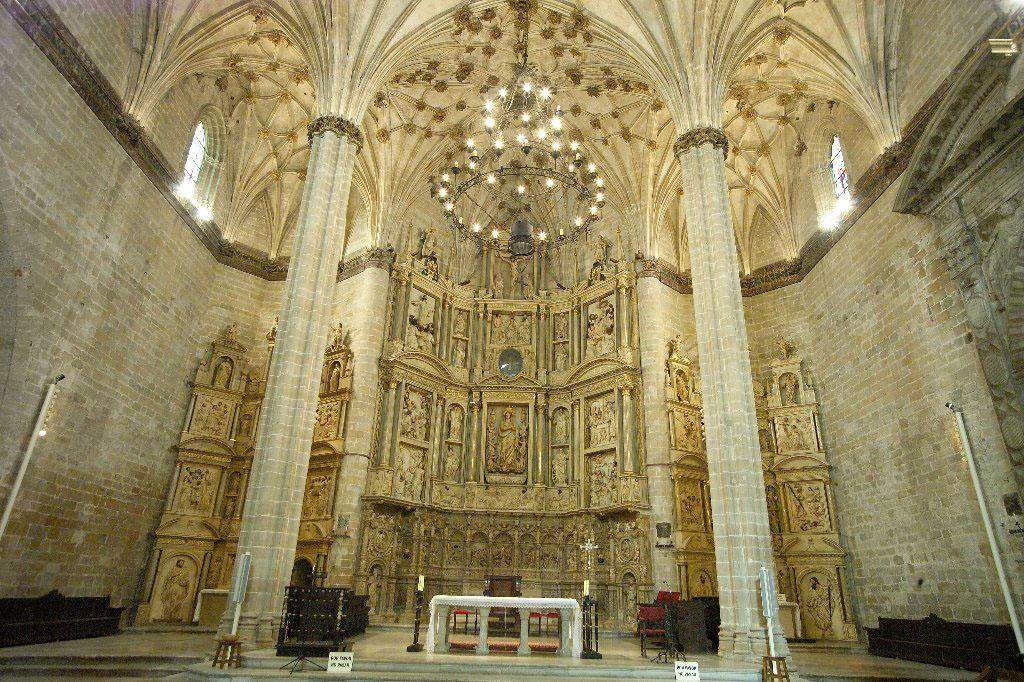 catedral de santa maria de la asuncion barbastro