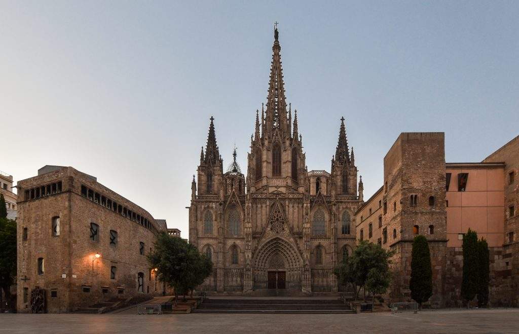 iglesia de la casa santa creu barcelona
