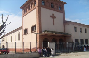 Iglesia de María Auxiliadora (Salesianos) (Monzón)
