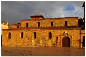 Parroquia de San Tirso el Real (Oviedo)