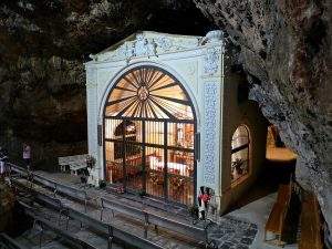 Santuario de la Cueva Santa (Altura)